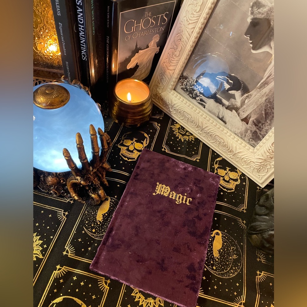 NWOT ECCOLO Purple Velvet Covered MAGIC Journal